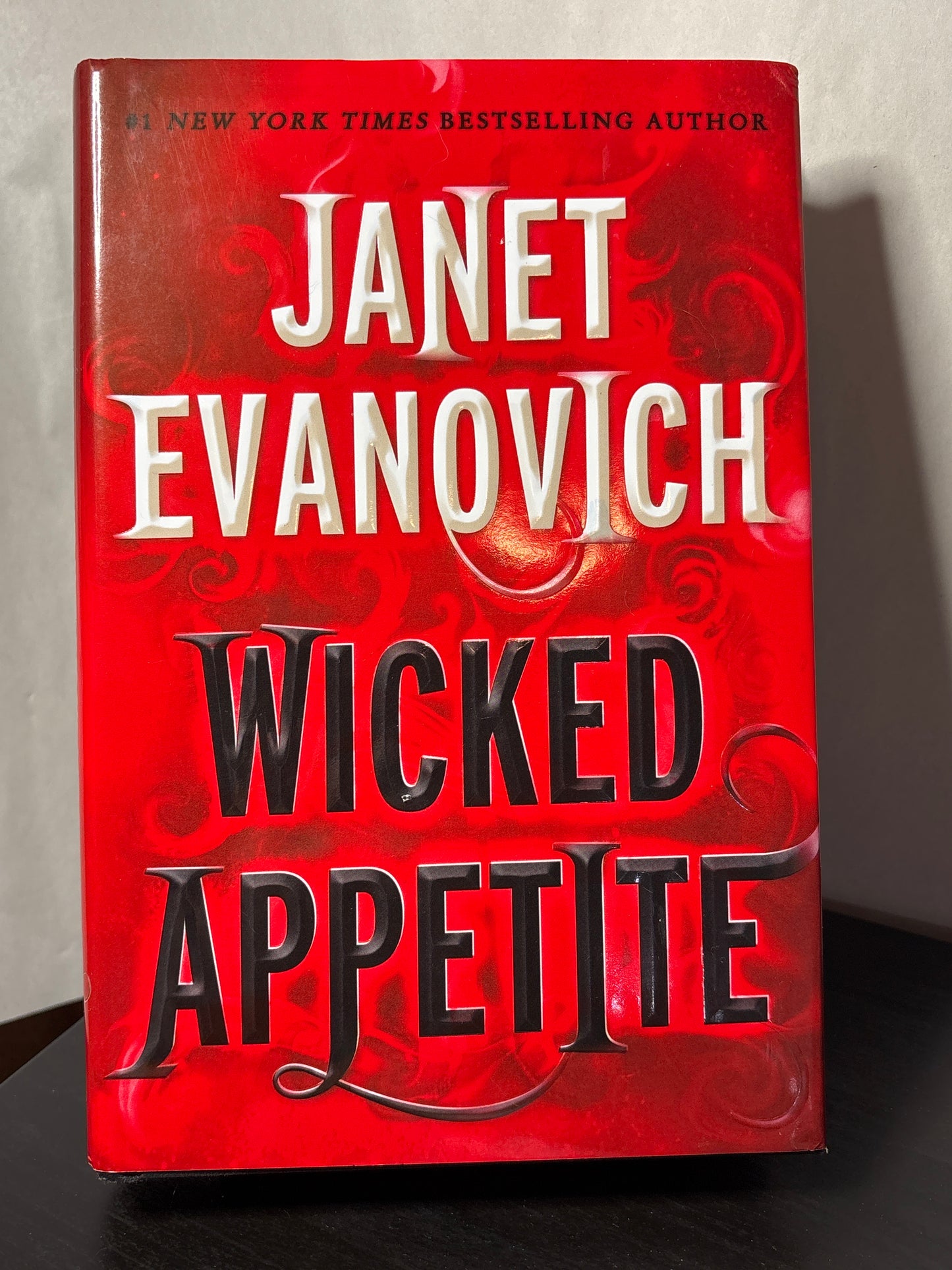 Wicked Appetite by Janet Evanovich (Lizzy & Diesel #1) | Paranormal Romance