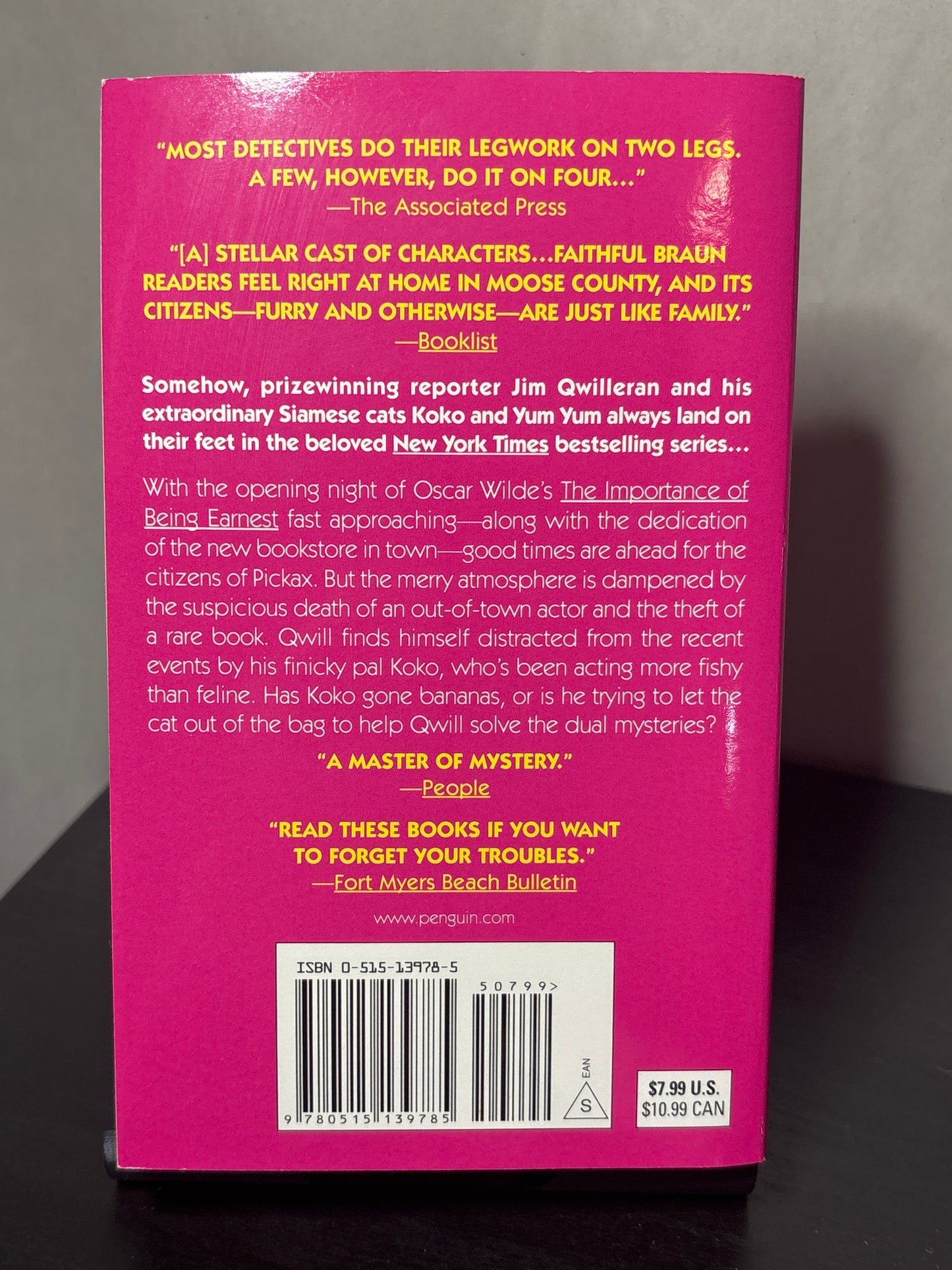 The Cat Who Went Bananas by Lilian Jackson Braun (The Cat Who... #27) | Cozy Cat Mystery