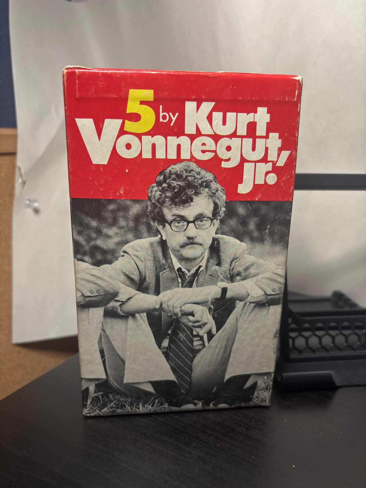 5 by Kurt Vonnegut Jr box set (Cat's Cradle, Slaughterhouse-Five, God Bless You, Mr. Rosewater, Welcome to the Monkey House, The Sirens of Titan)