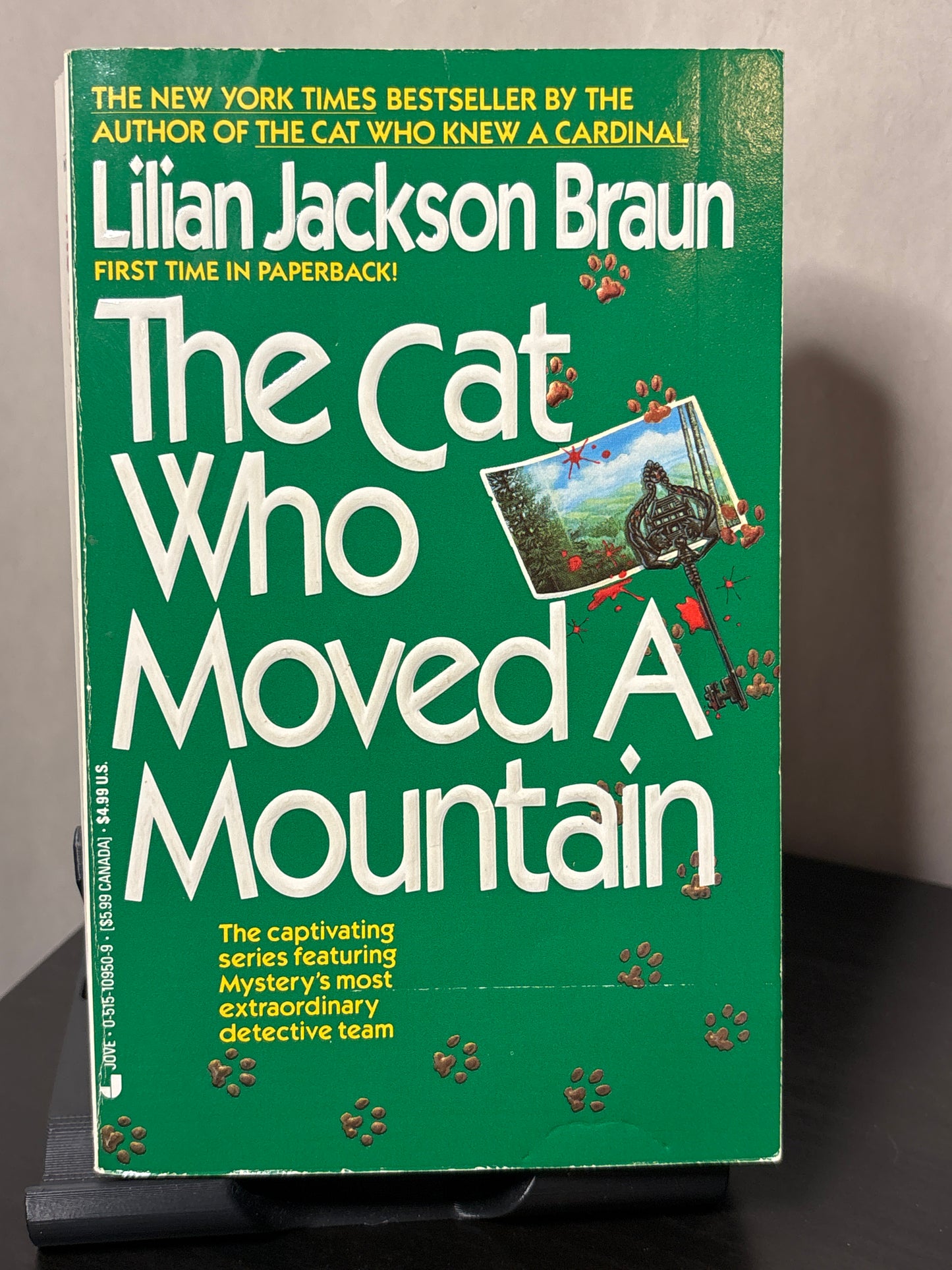The Cat Who Moved a Mountain by Lilian Jackson Braun (The Cat Who...#13) | Cozy Cat Mystery
