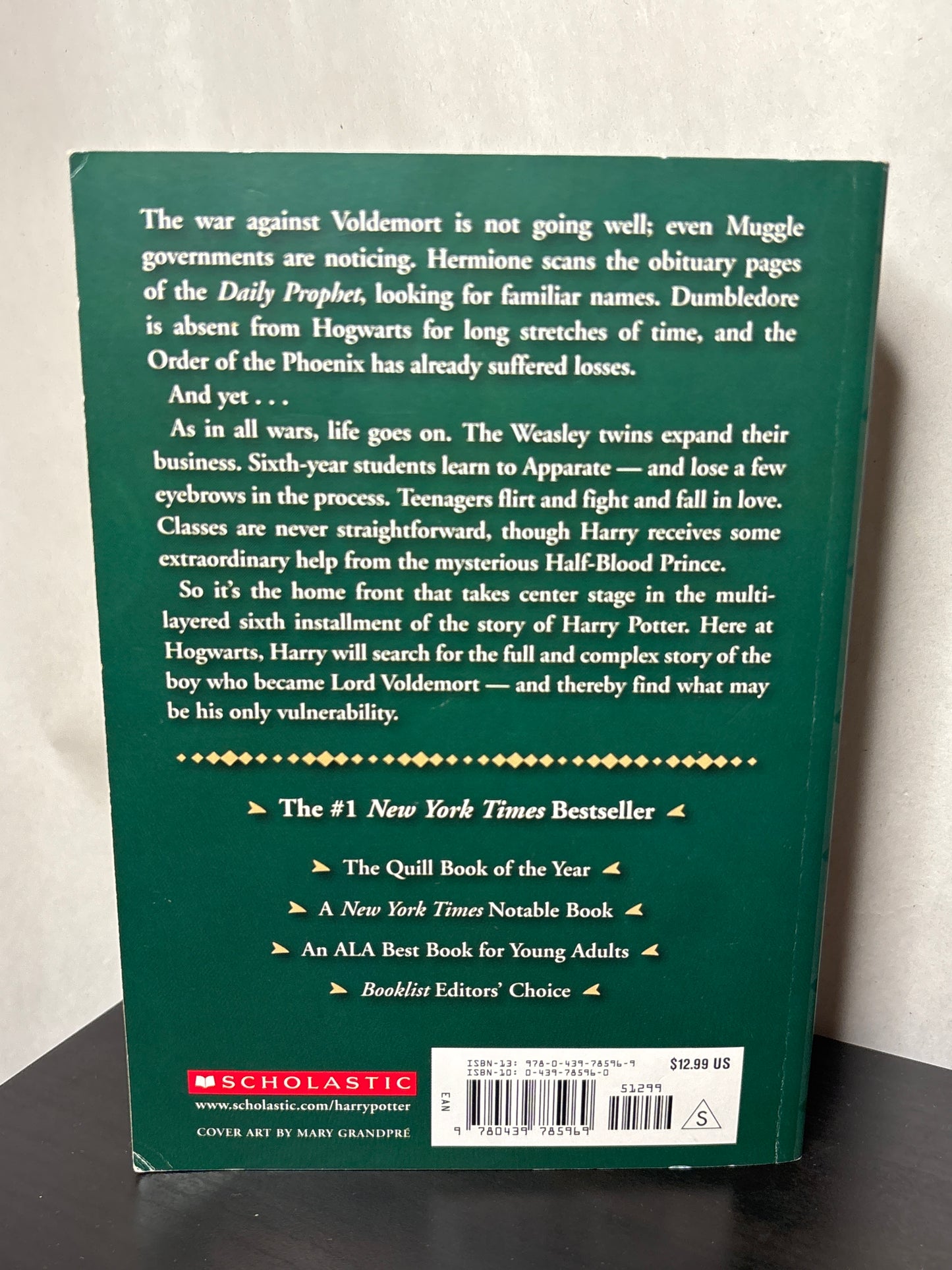 Harry Potter and the Half-Blood Prince by J.K. Rowling (Harry Potter #6)