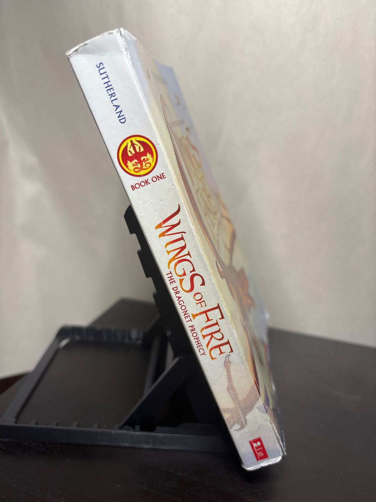 The Dragonet Prophecy (Wings of Fire #1) by Tui T Sutherland | YA Young Adult Fantasy