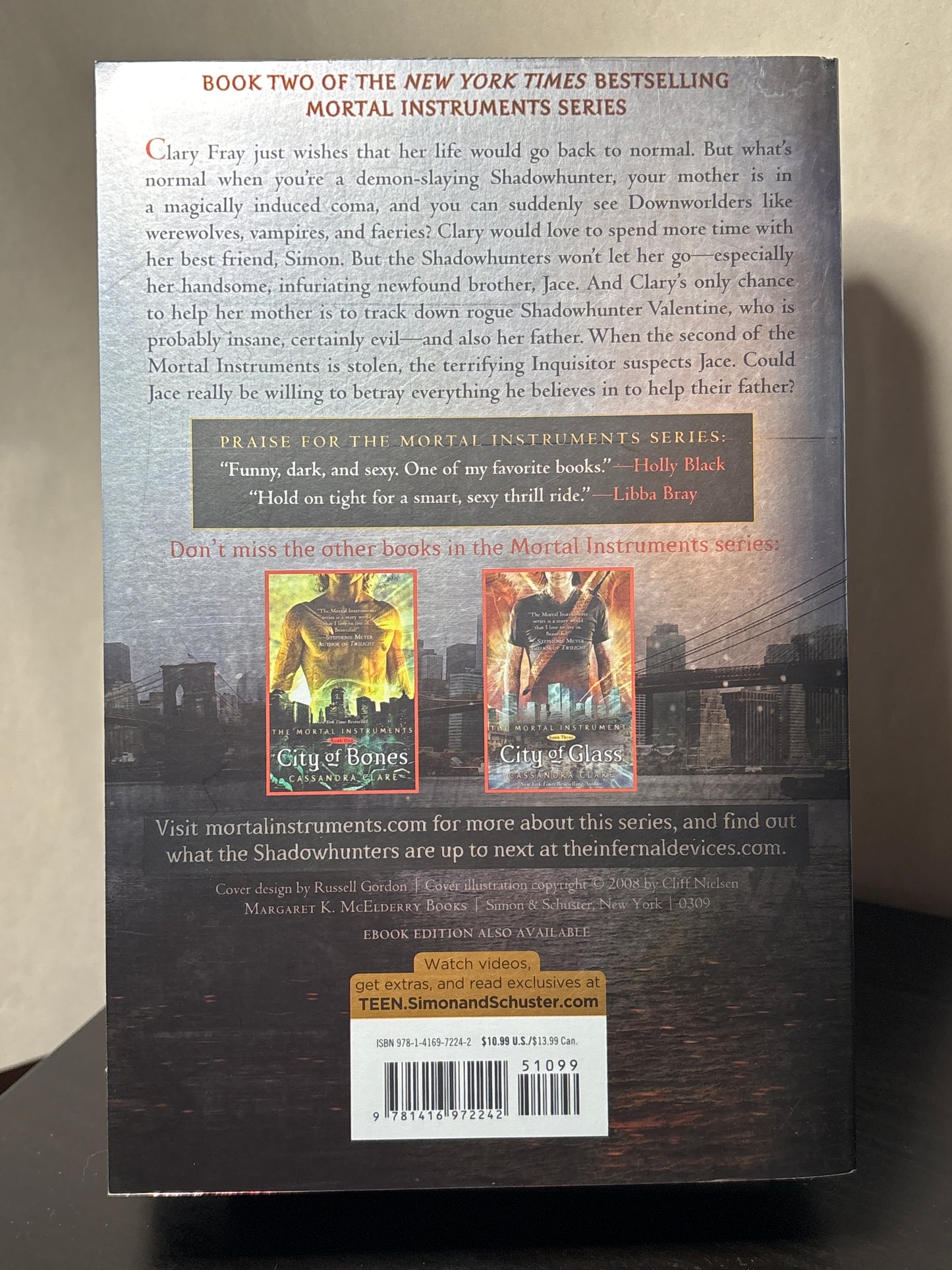 City of Ashes by Cassandra Clare (The Mortal Instruments #2) | Young Adult Fantasy