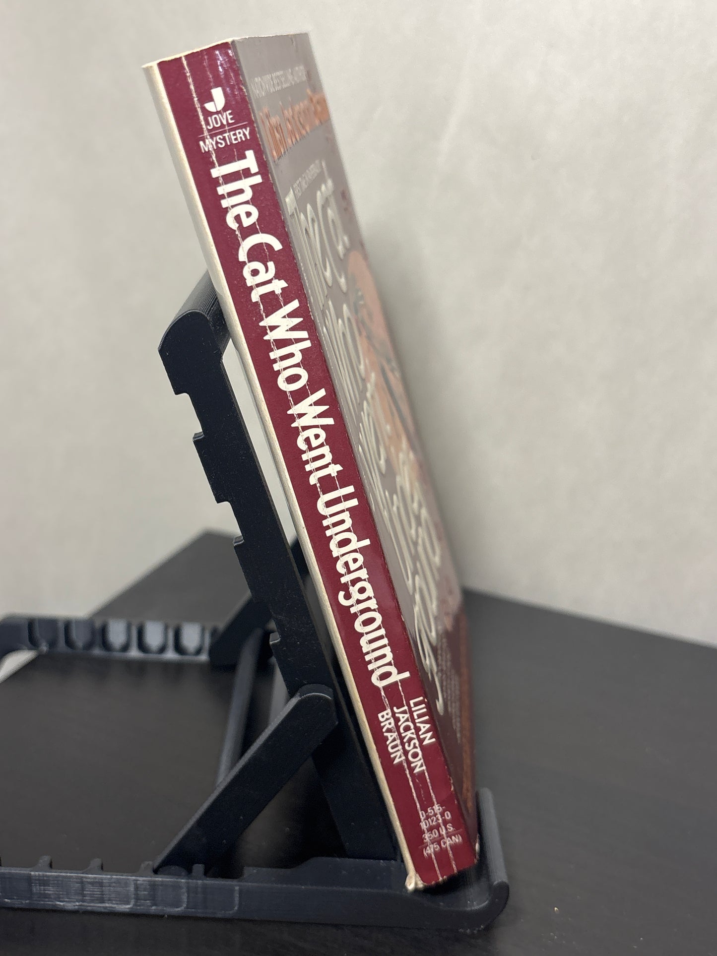The Cat Who Went Underground by Lilian Jackson Braun (The Cat Who... #9) | Cozy Cat Mystery