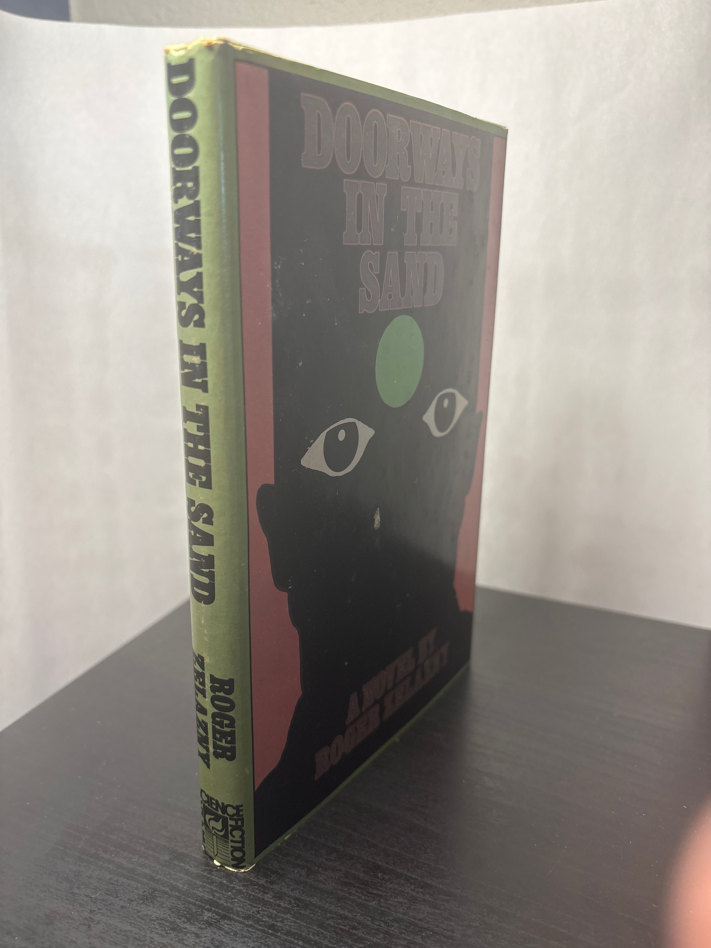 Doorways in The Sand by Roger Zelazny