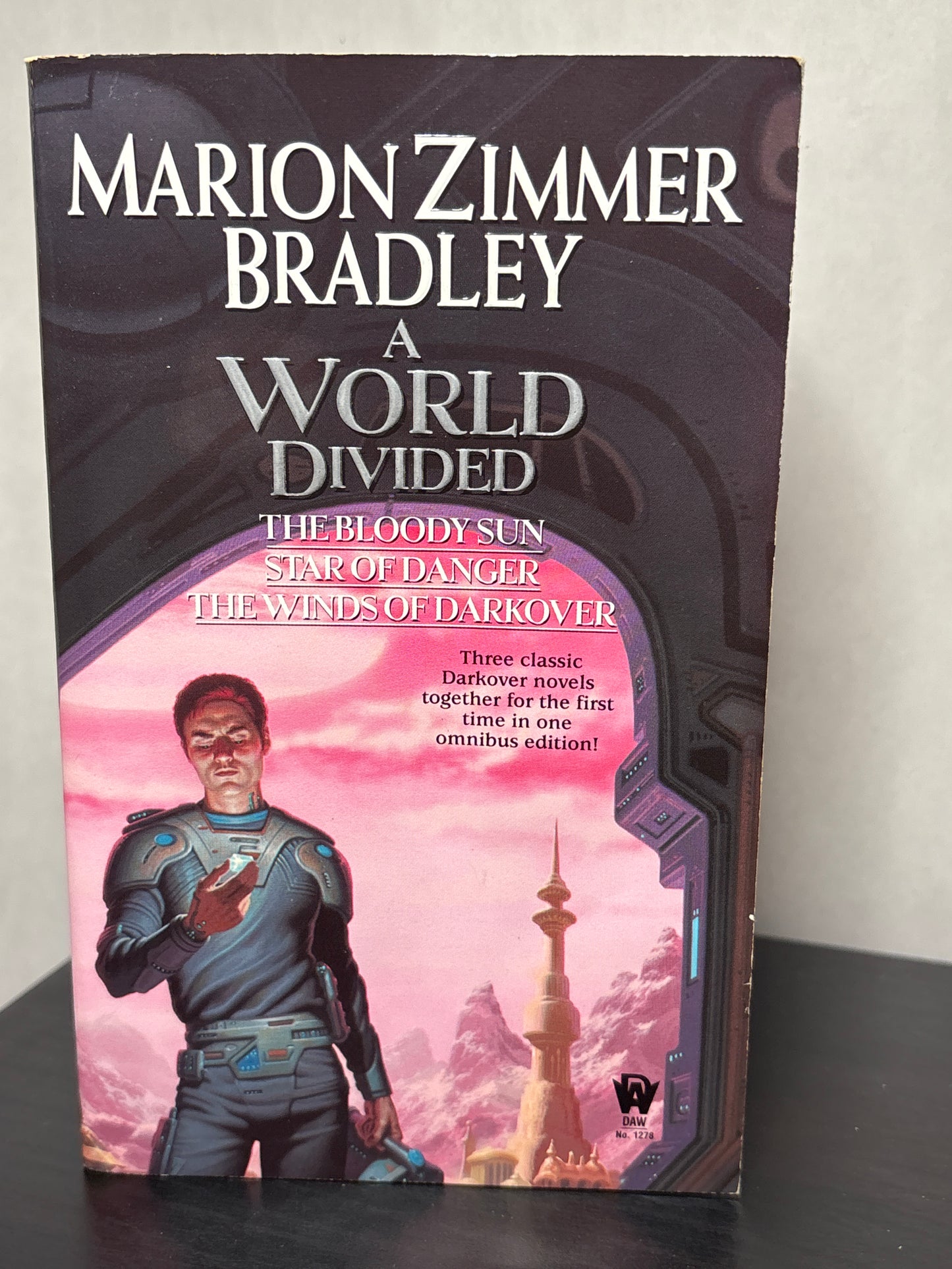A World Divided by Marion Zimmer Bradley (Darkover Omnibus #5) | Classic Science Fiction