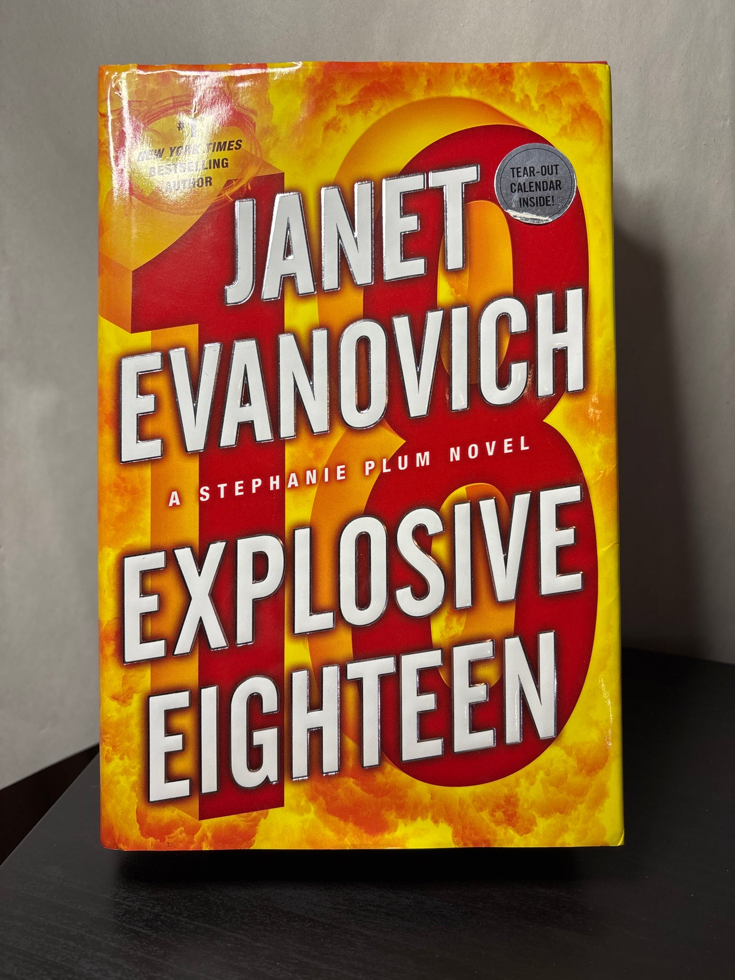 Explosive Eighteen by Janet Evanovich (Stephanie Plum #18) | Mystery