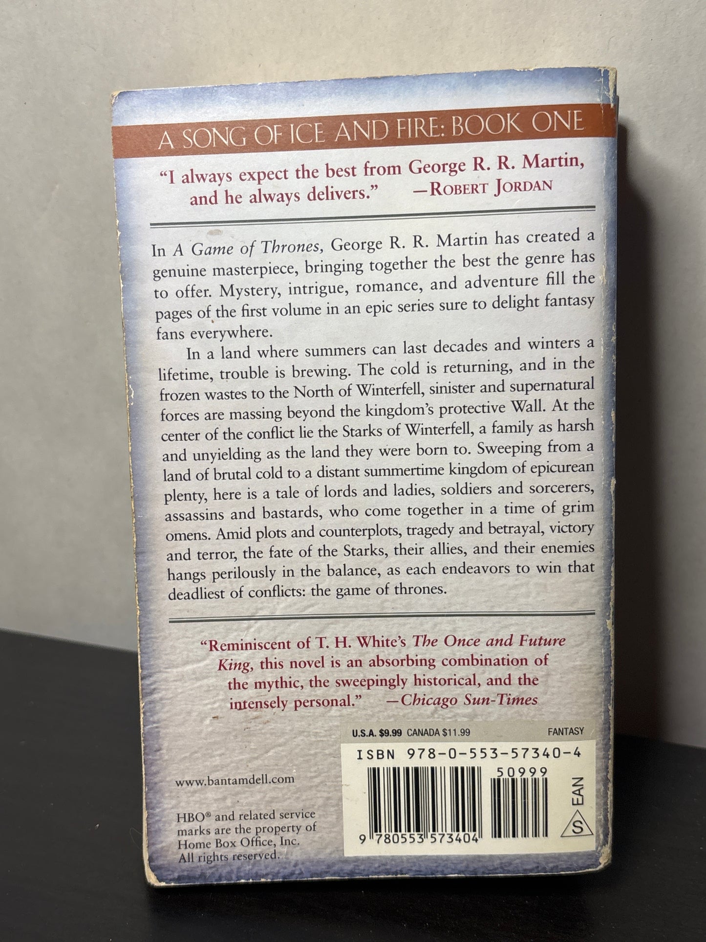 A Game of Thrones by George R. R. Martin (A Song of Ice and Fire #1) |