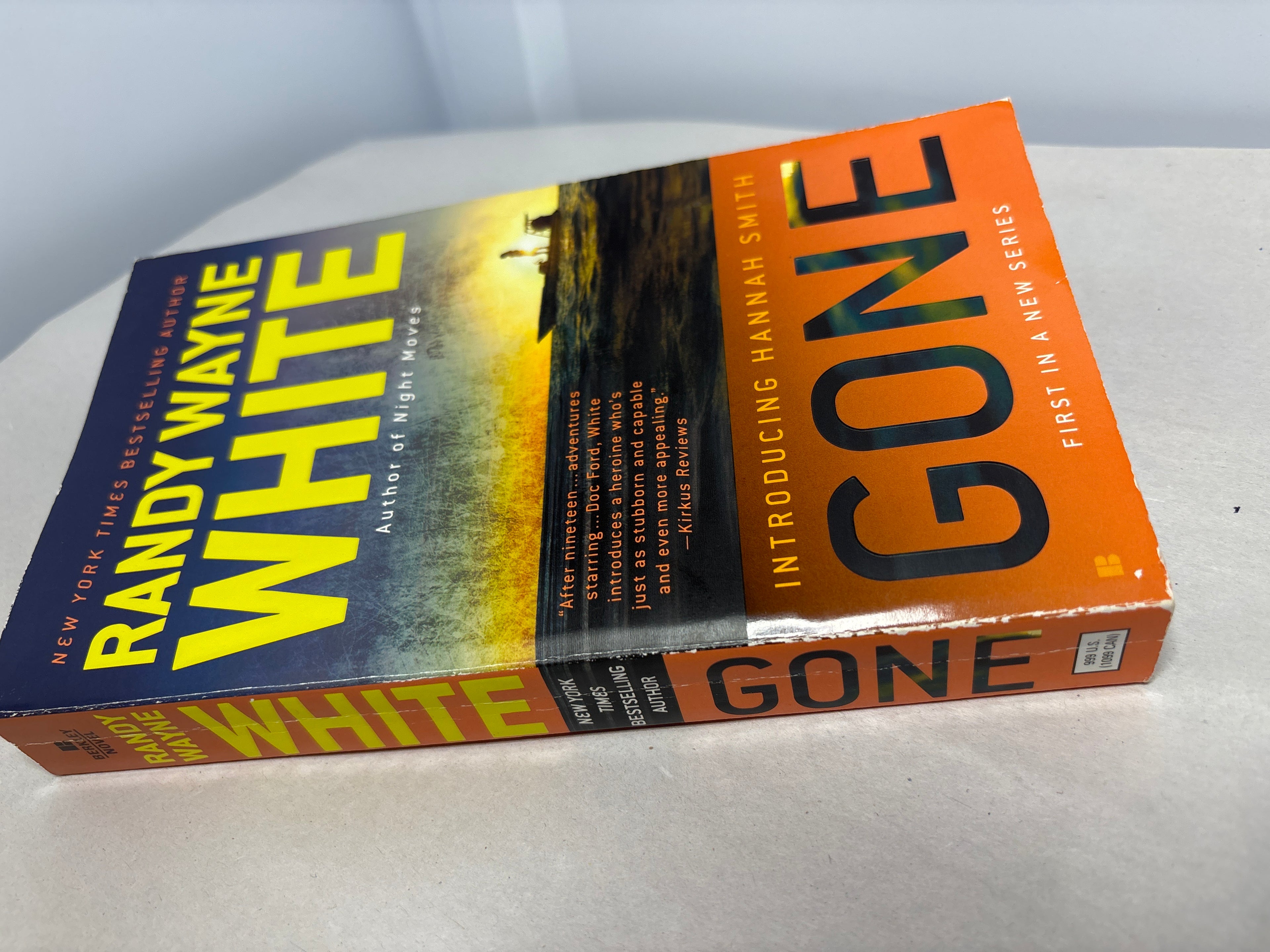 Gone by Randy Wayne White (Hannah Smith #1)