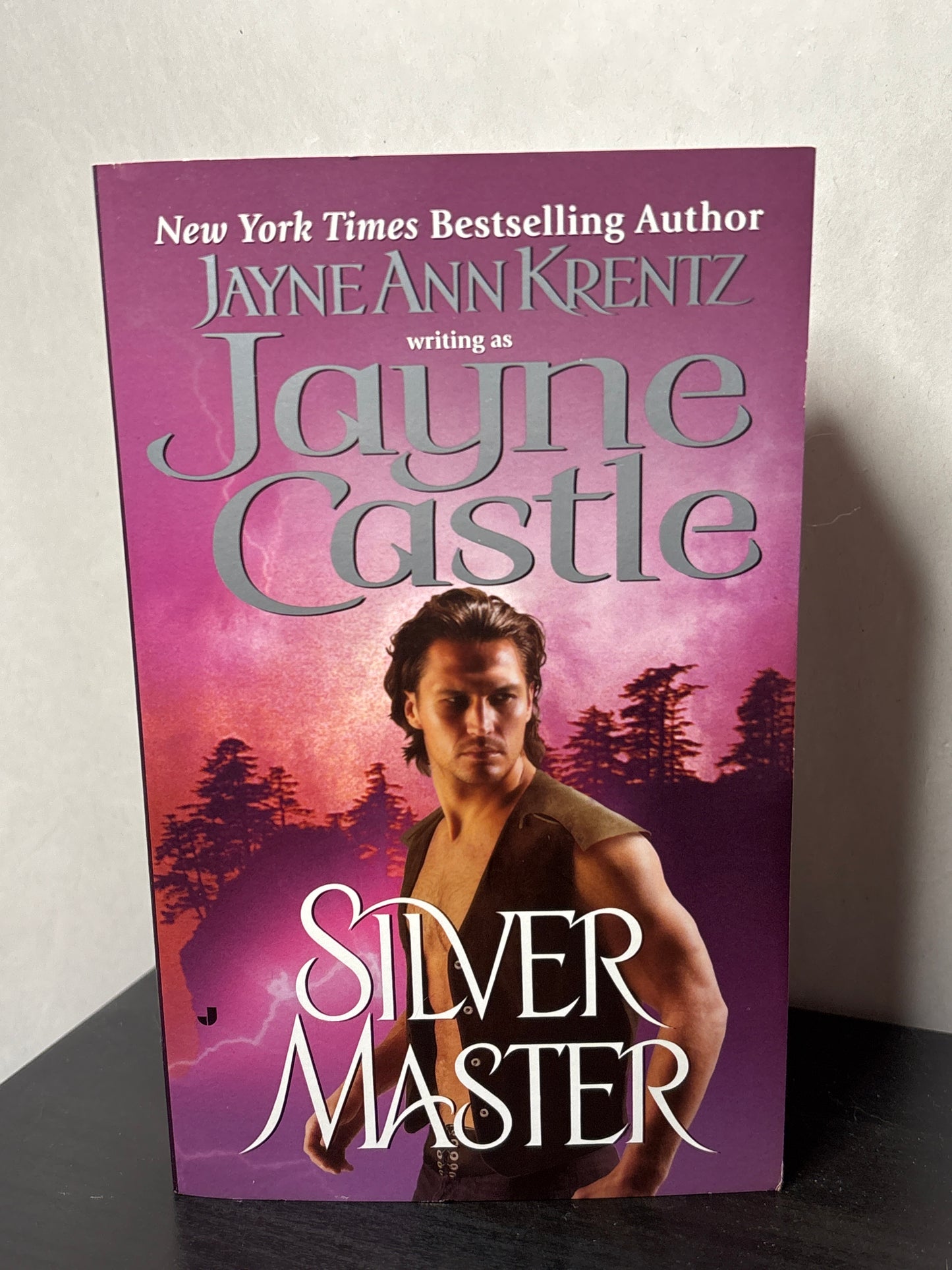 Silver Master by Jayne Castle (Ghost Hunters #4) | Paranormal Romance