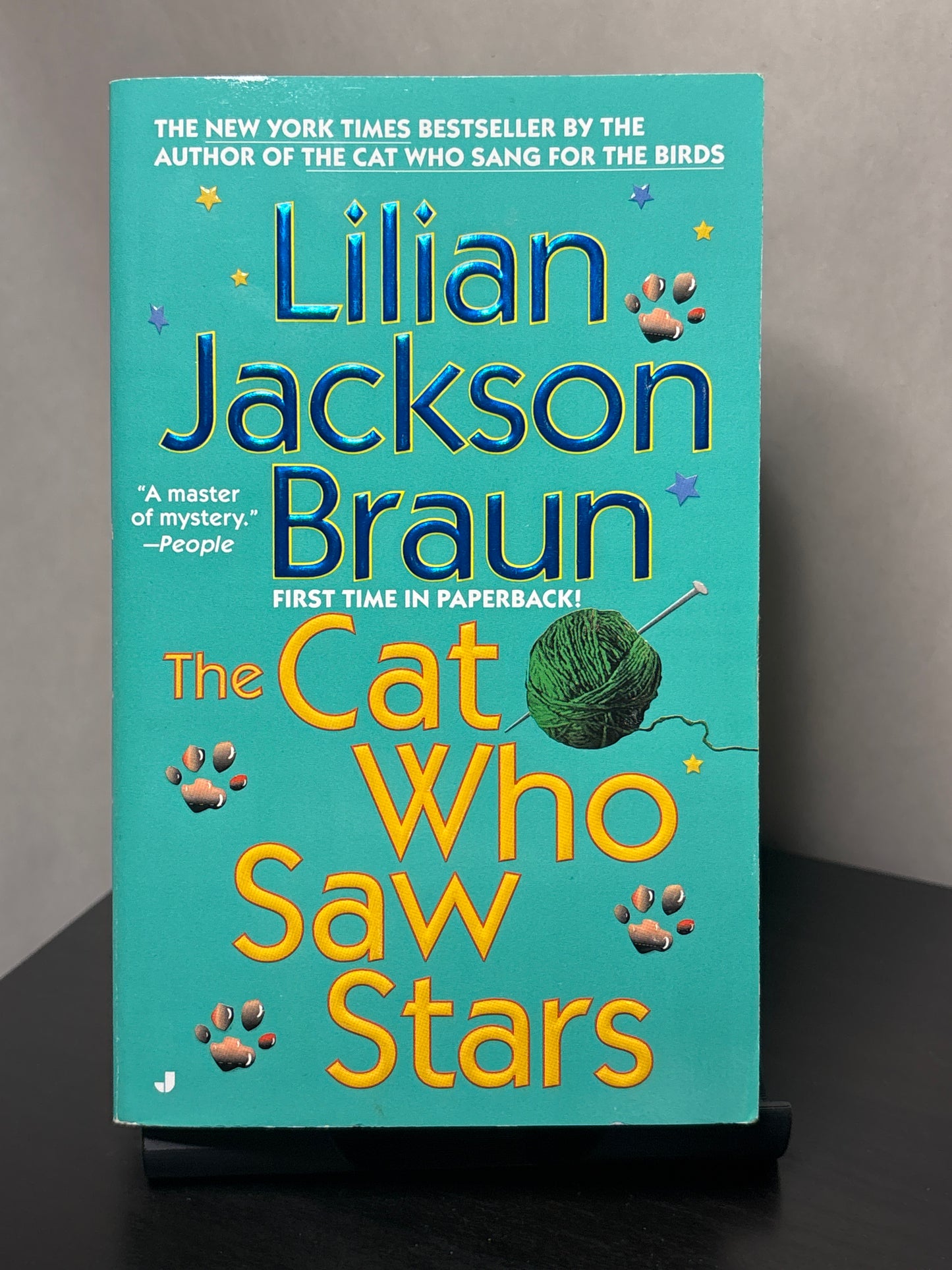 The Cat Who Saw Stars by Lilian Jackson Braun (The Cat Who... #21) | Cozy Cat Mystery