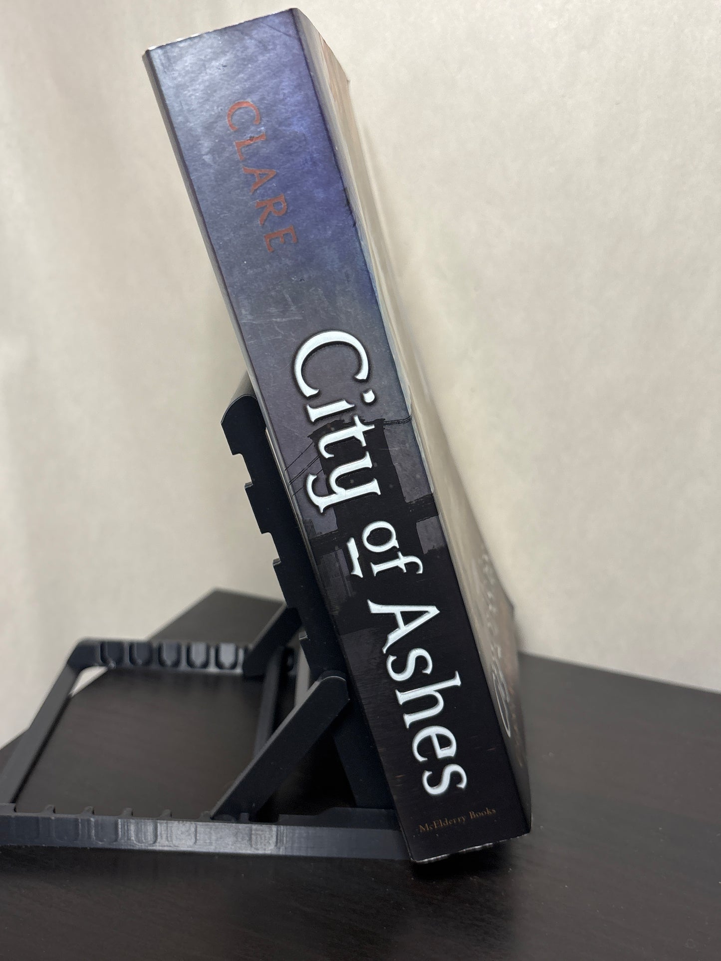 City of Ashes by Cassandra Clare (The Mortal Instruments #2) | Young Adult Fantasy