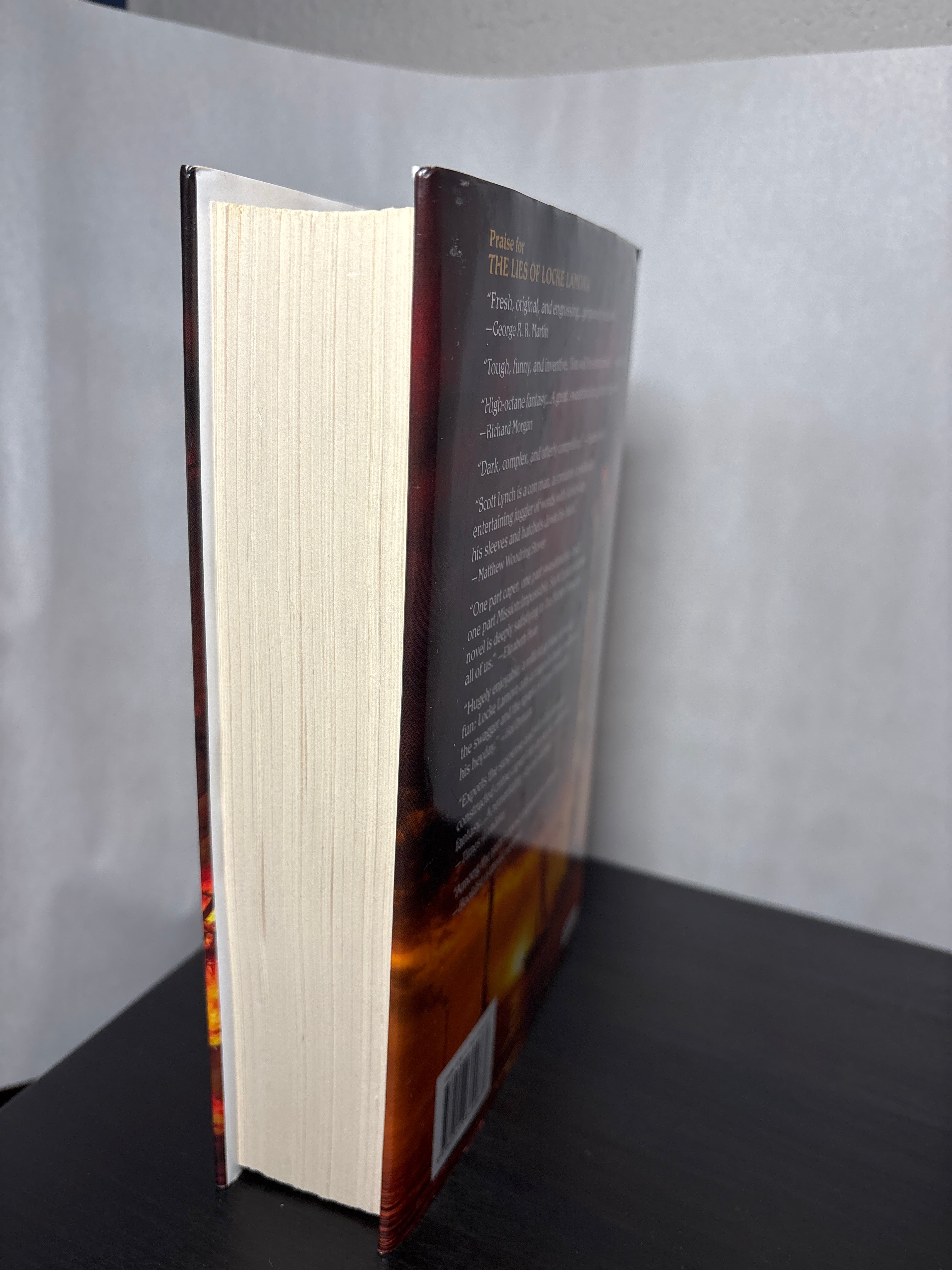 Red Seas Under Red Skies by Scott Lynch (Gentleman Bastard Series #2)