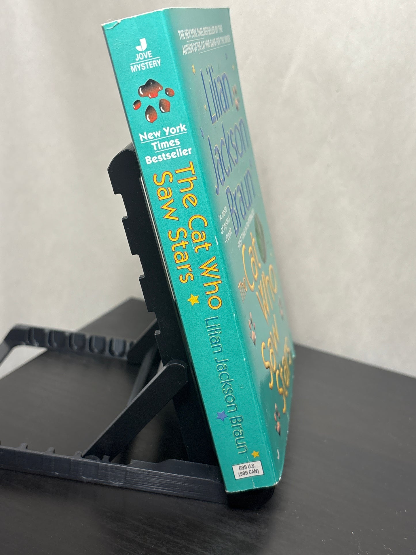 The Cat Who Saw Stars by Lilian Jackson Braun (The Cat Who... #21) | Cozy Cat Mystery
