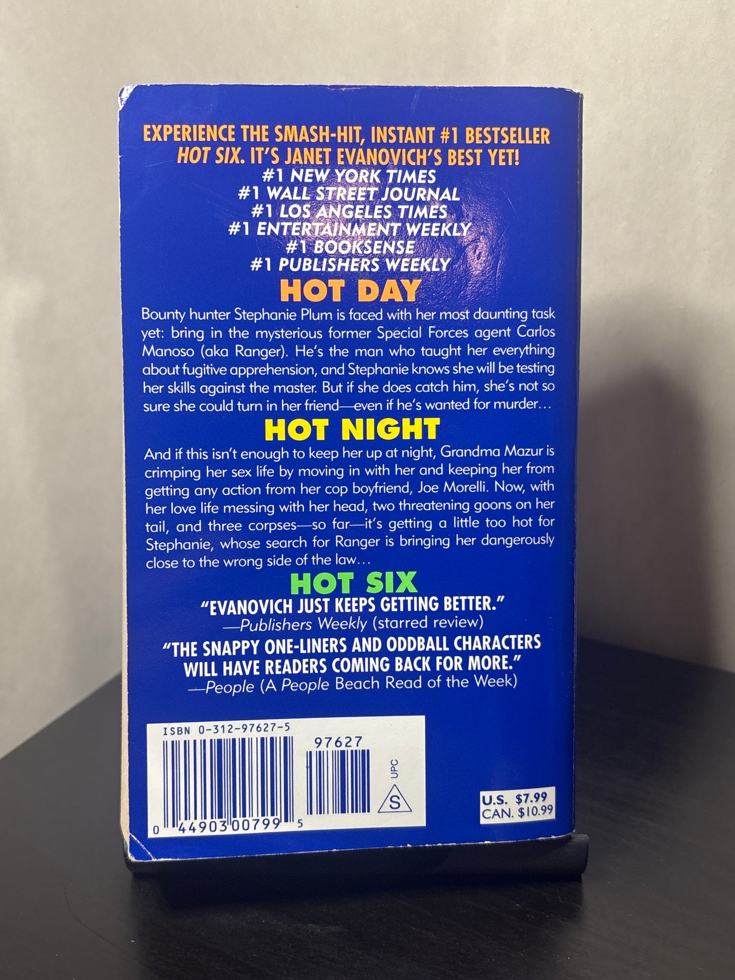 Hot Six by Janet Evanovich (Stephanie Plum #6) | Humorous Mystery