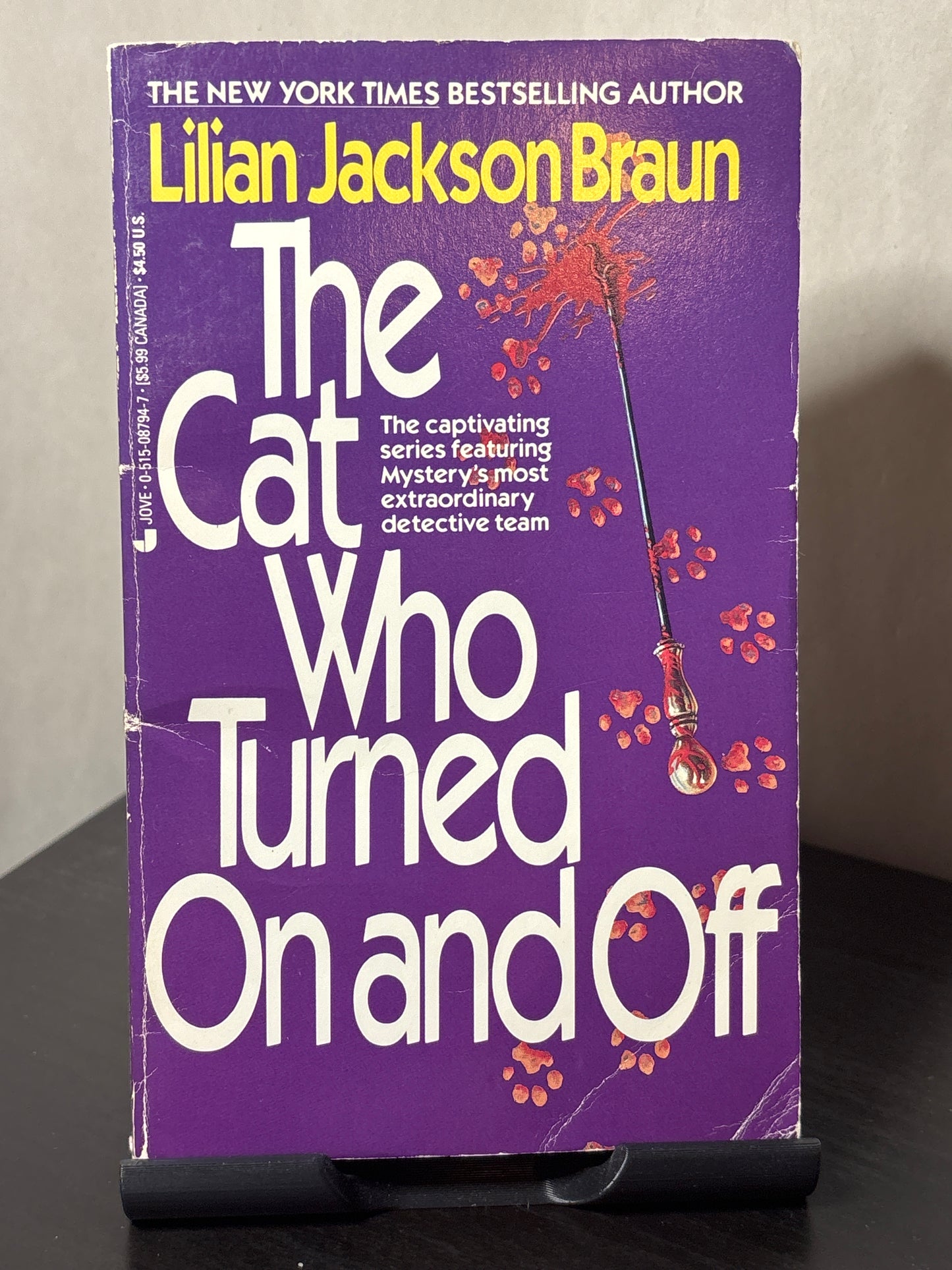 The Cat Who Turned On and Off by Lilian Jackson Braun (The Cat Who... #3) |  Cozy Cat Mystery