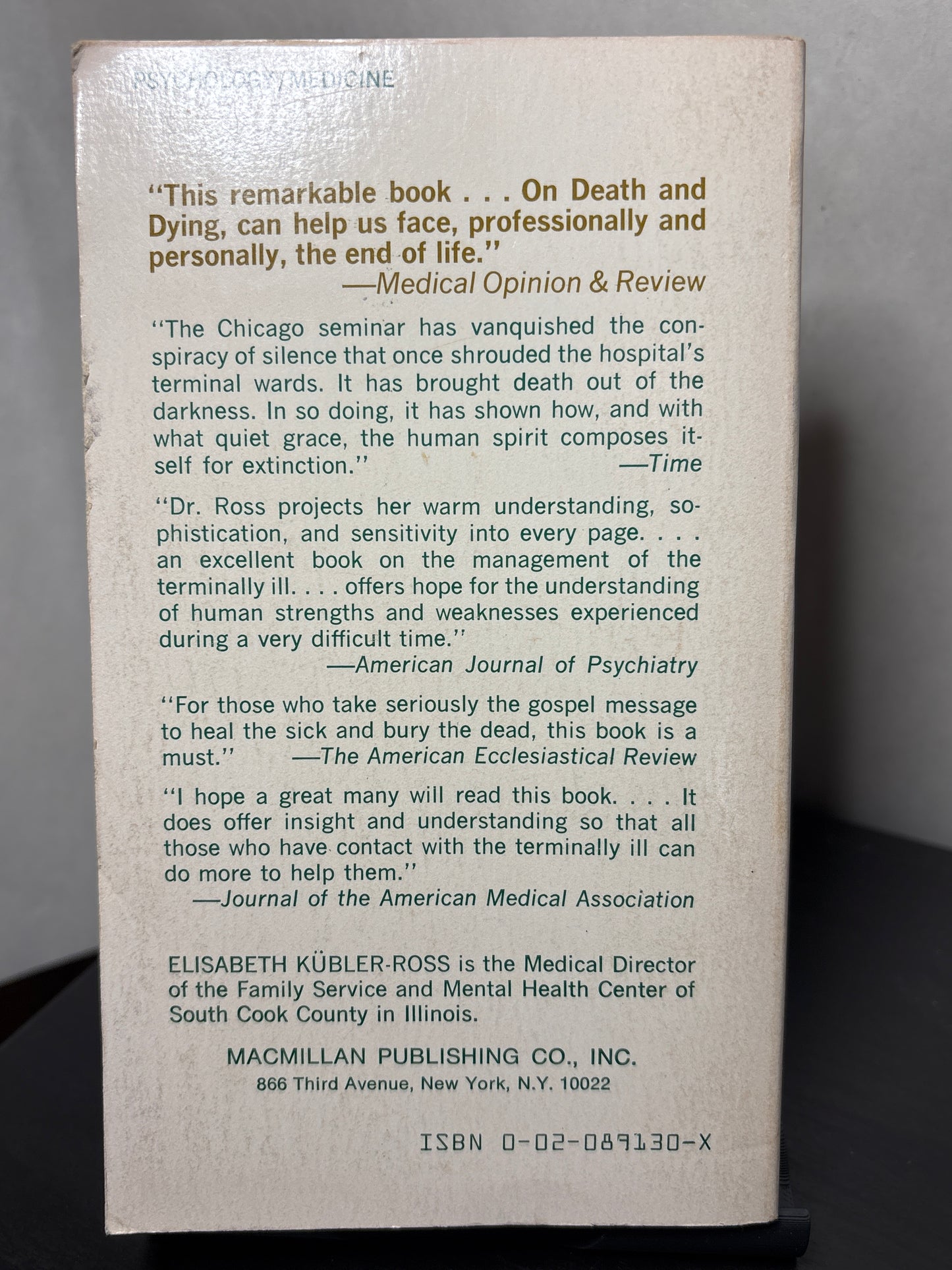 On Death and Dying by Elisabeth Kubler-Ross | Psychology