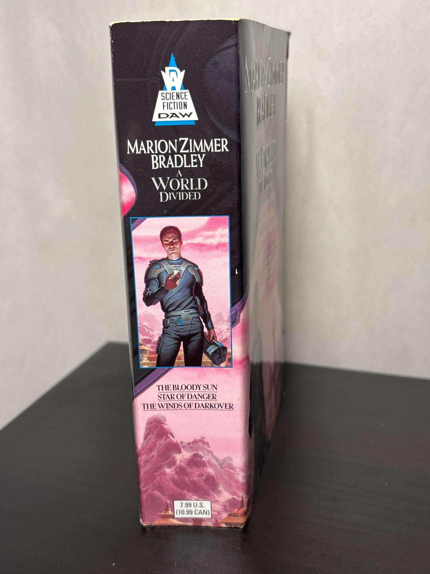 A World Divided by Marion Zimmer Bradley (Darkover Omnibus #5) | Classic Science Fiction