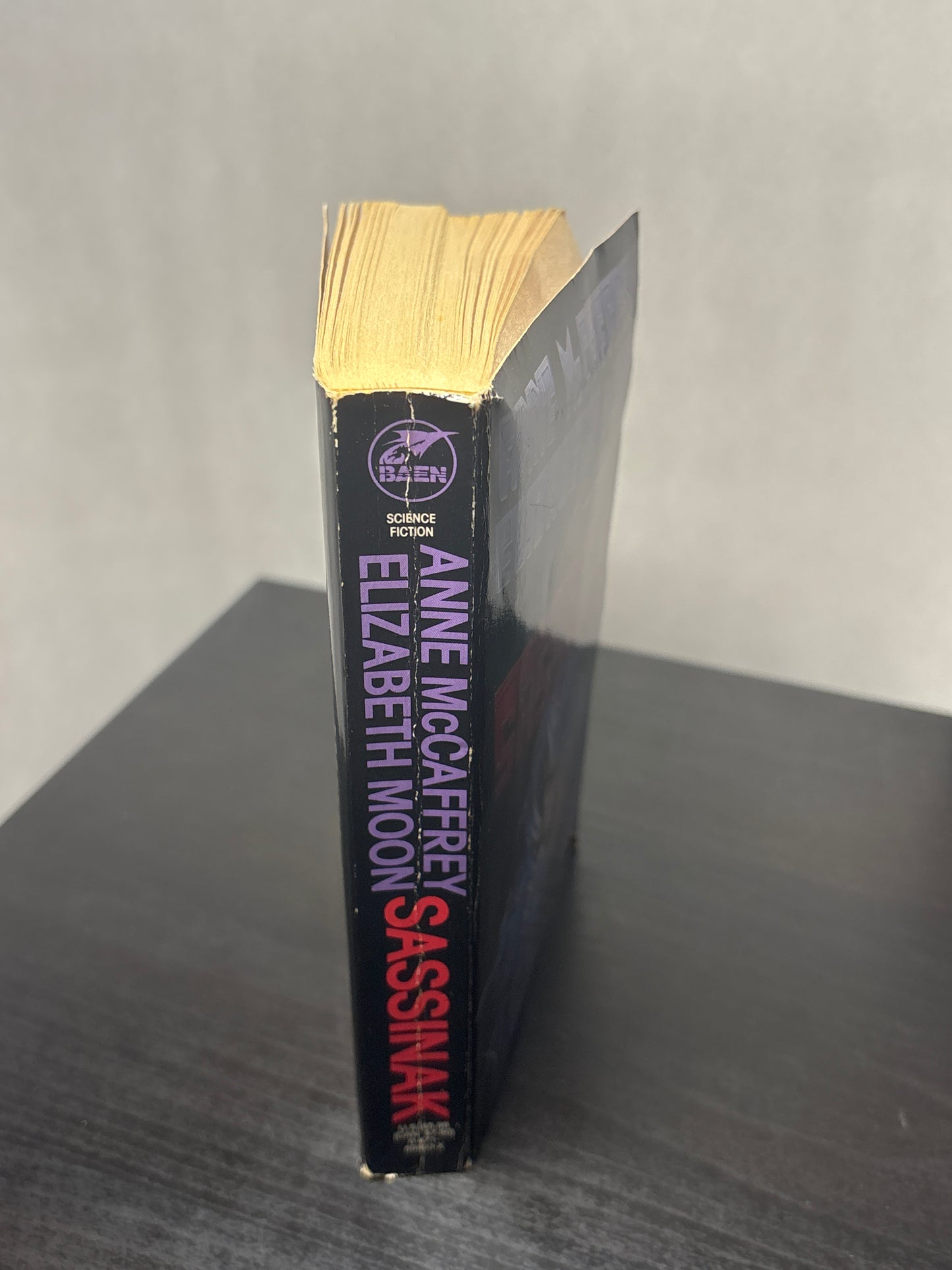 Sassinak by Anne McCaffrey, Elizabeth Moon ( Planet Pirates #1)