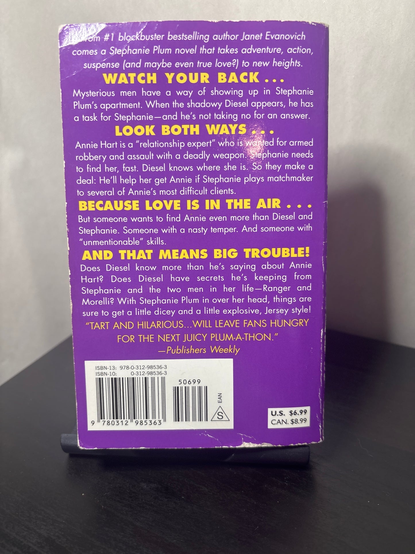 Plum Lovin' by Janet Evanovich (Stephanie Plum #12.5) | Humorous Mystery