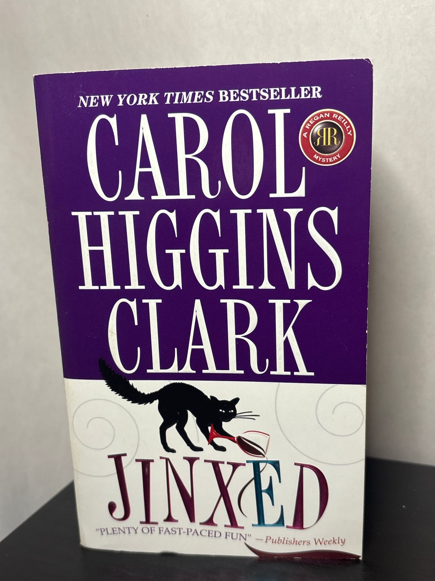 Jinxed by Carol Higgins Clark ( Regan Reilly Mysteries #6)