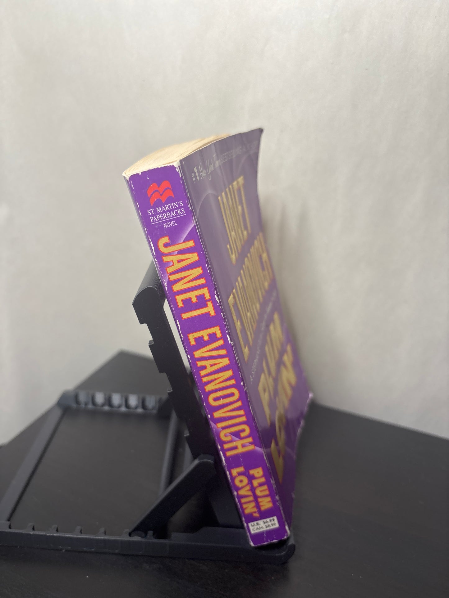 Plum Lovin' by Janet Evanovich (Stephanie Plum #12.5) | Humorous Mystery