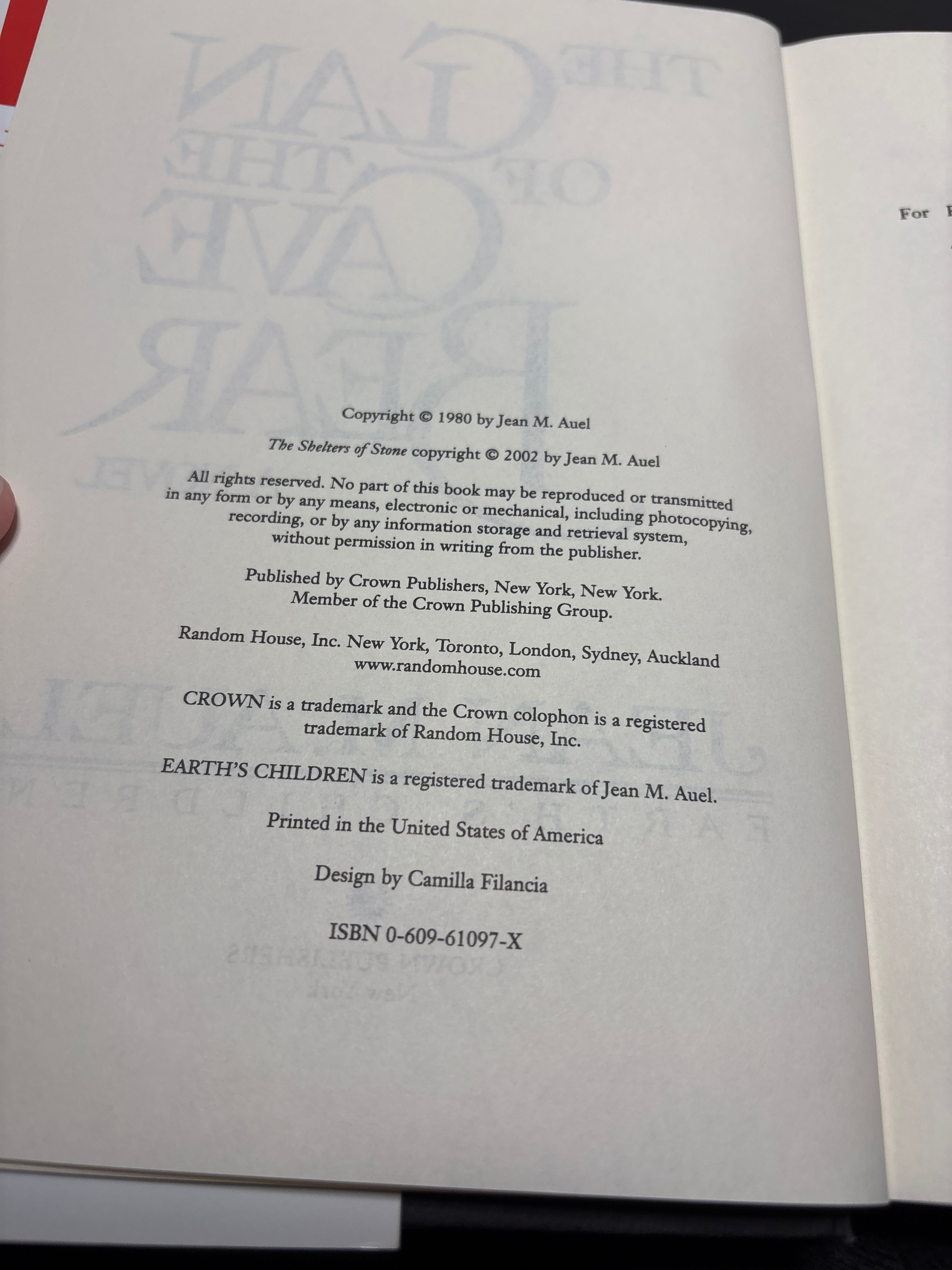 The Clan of the Cave Bear by Jean M. Auel (Earth's Children #1)