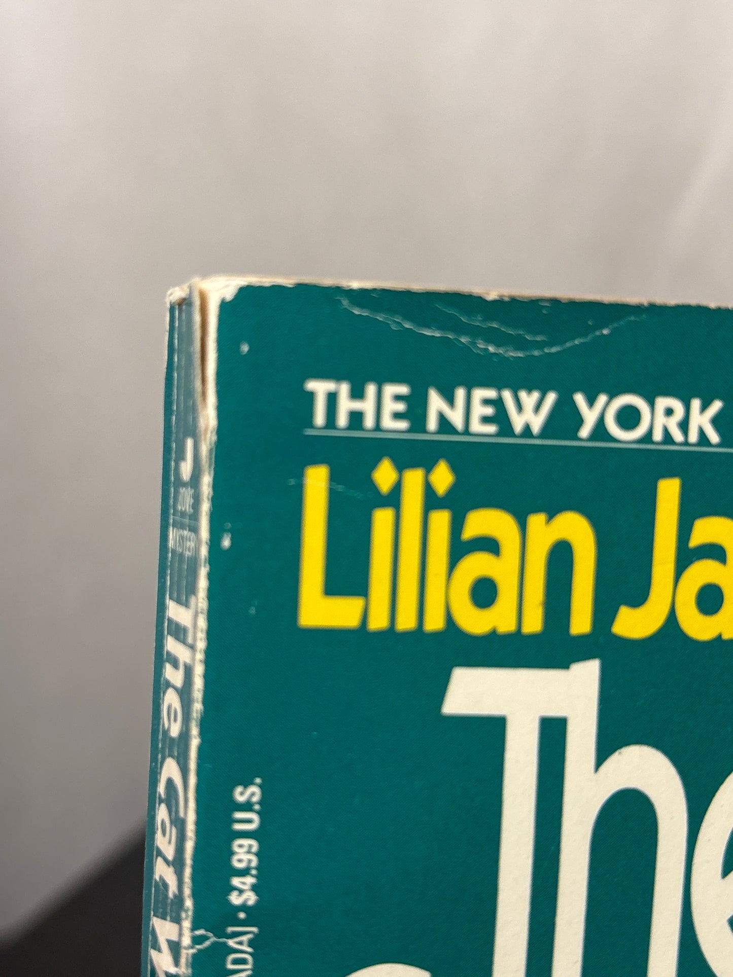 The Cat Who Ate Danish Modern by Lilian Jackson Braun (The Cat Who... #2) | Cozy Cat Mystery