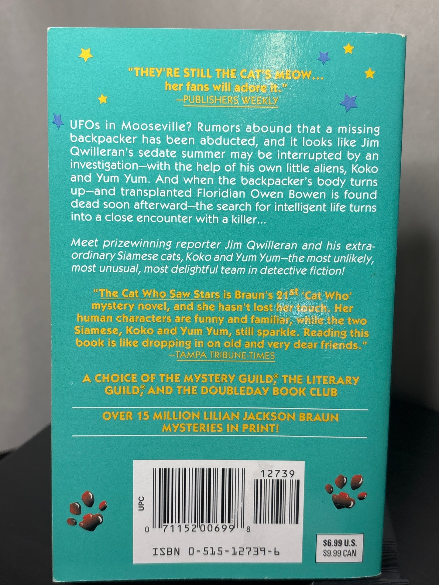 The Cat Who Saw Stars by Lilian Jackson Braun (The Cat Who... #21) | Cozy Cat Mystery