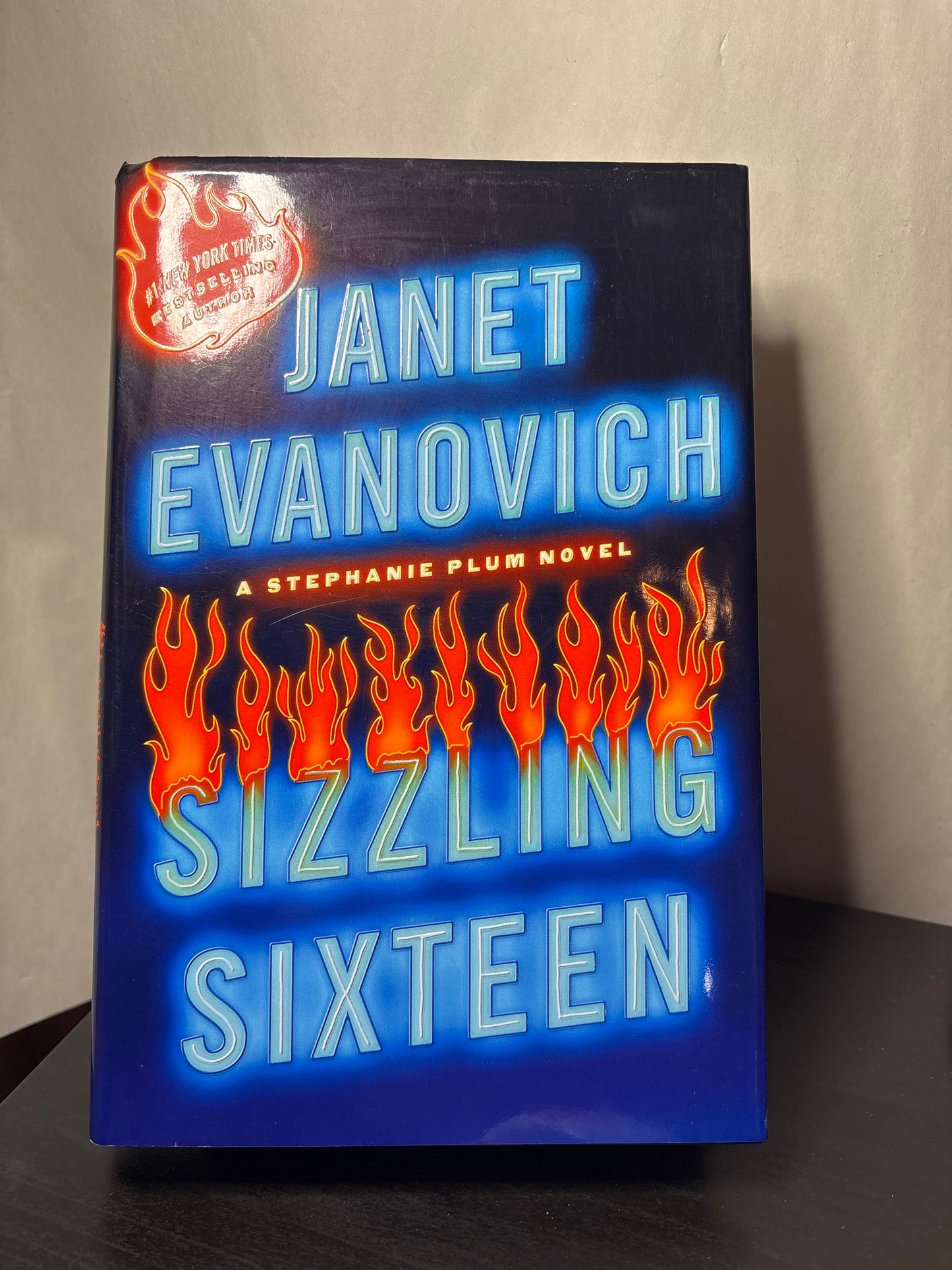 Sizzling Sixteen by Janet Evanovich (Stephanie Plum #16) | Mystery