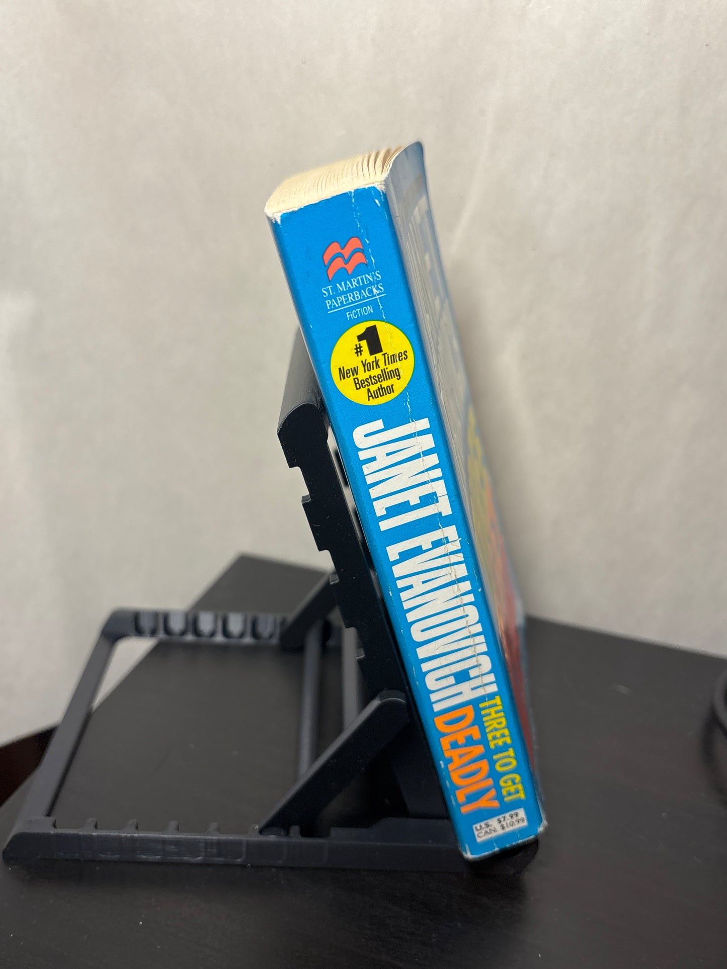 Three to Get Deadly by Janet Evanovich (Stephanie Plum #3) | Humorous Mystery
