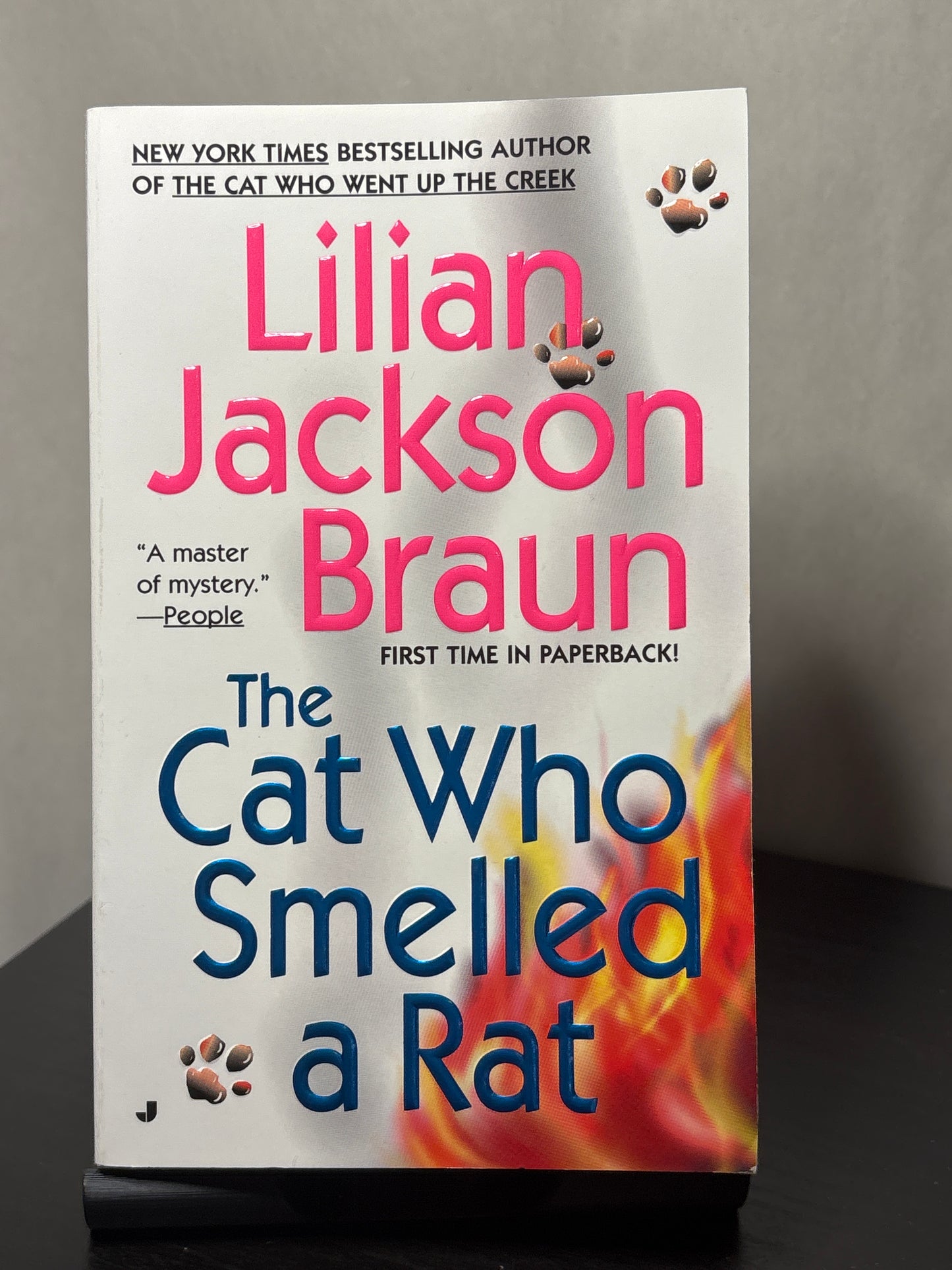 The Cat Who Smelled a Rat by Lilian Jackson Braun (The Cat Who... #23) | Cozy Cat Mystery