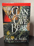 The Clan of the Cave Bear by Jean M. Auel (Earth's Children #1)