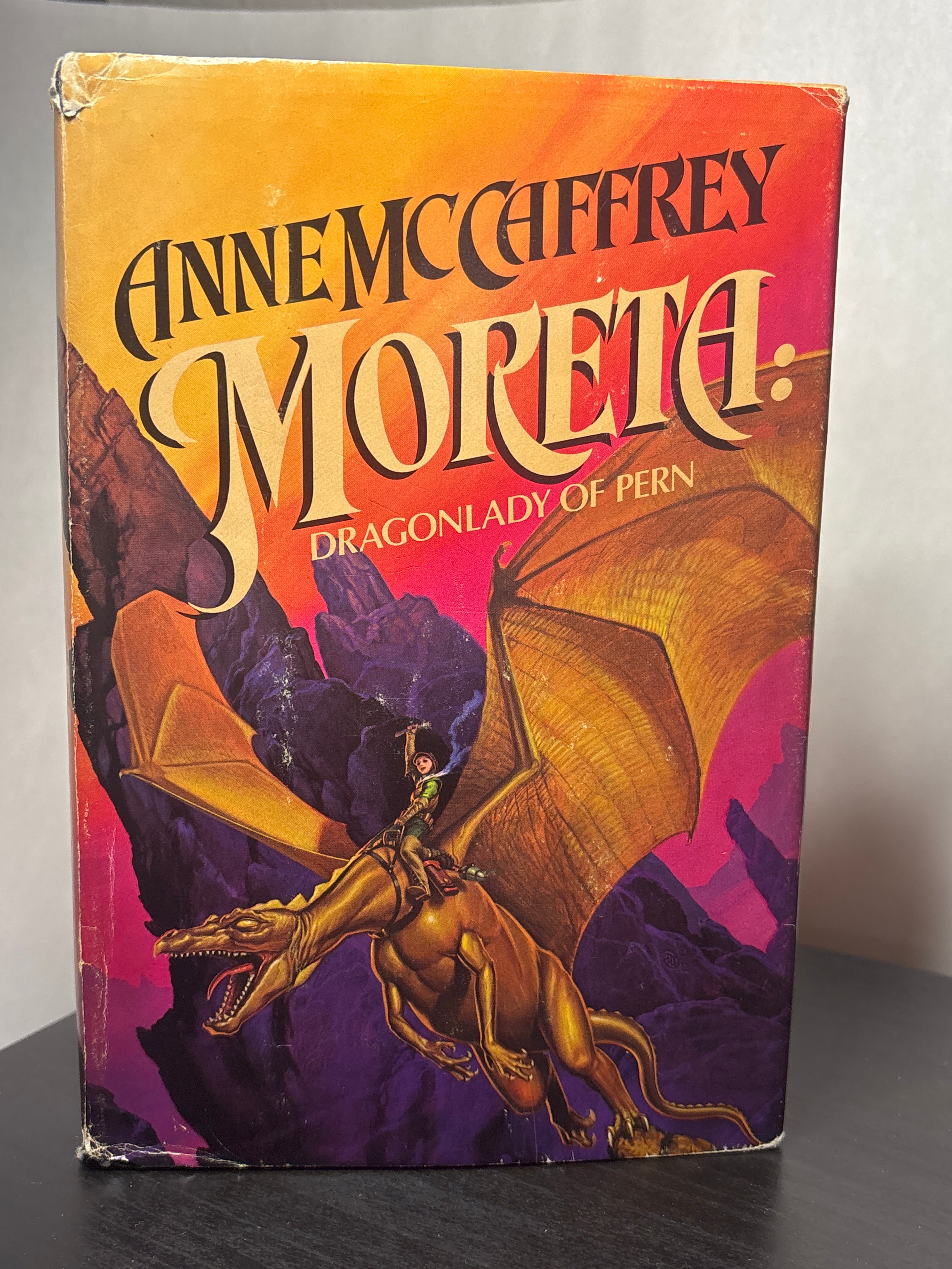 Moreta: Dragonlady of Pern (Pern #7)