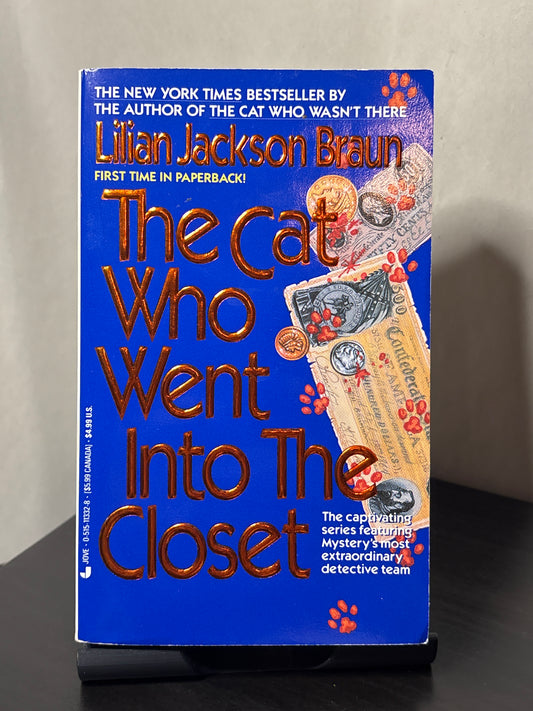 The Cat Who Went Into the Closet by Lilian Jackson Braun (The Cat Who...#15) | Cozy Cat Mystery