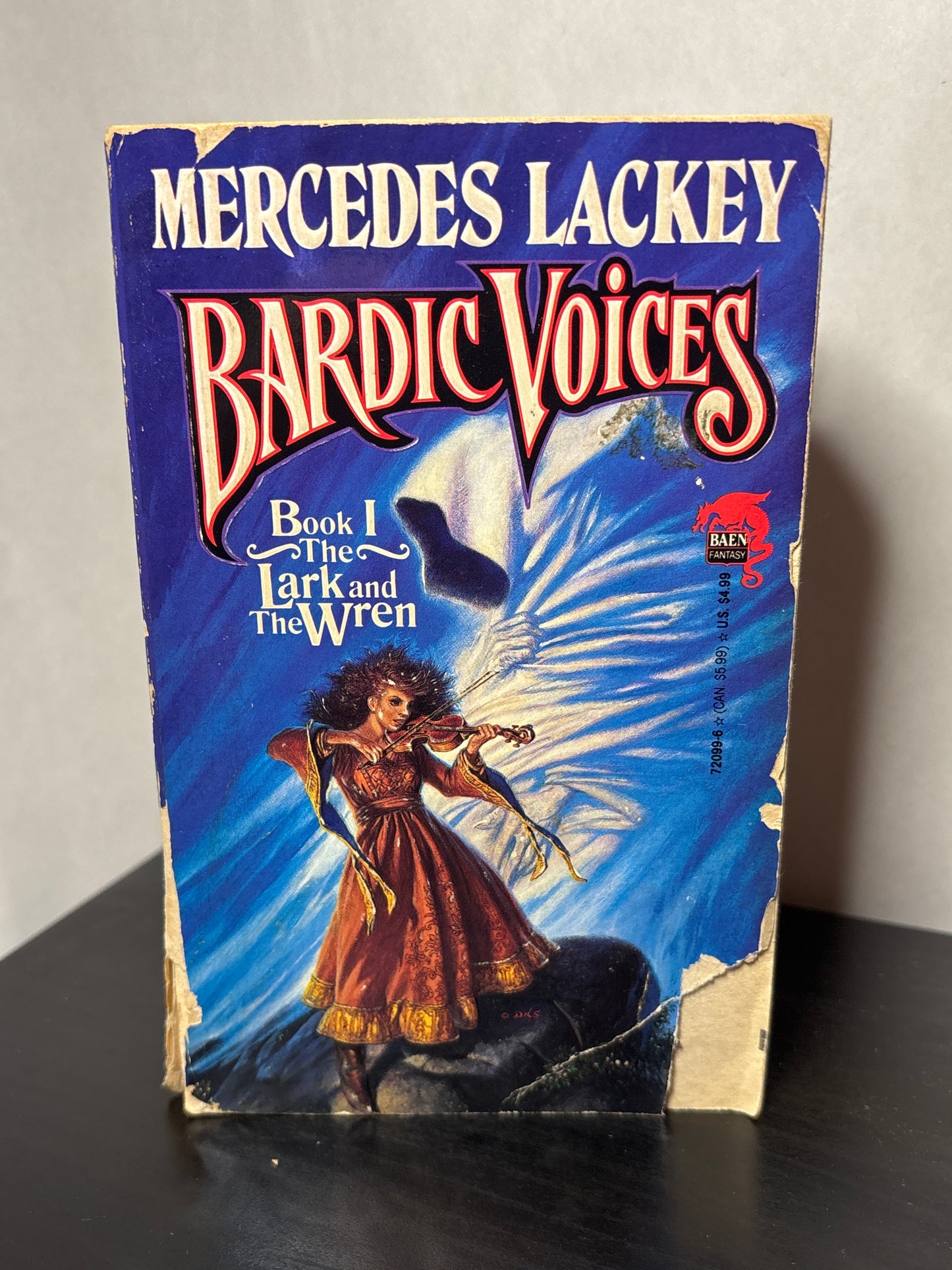 The Lark and The Wren by Mercedes Lackey (Bardic Voices #1) | Vintage Fantasy
