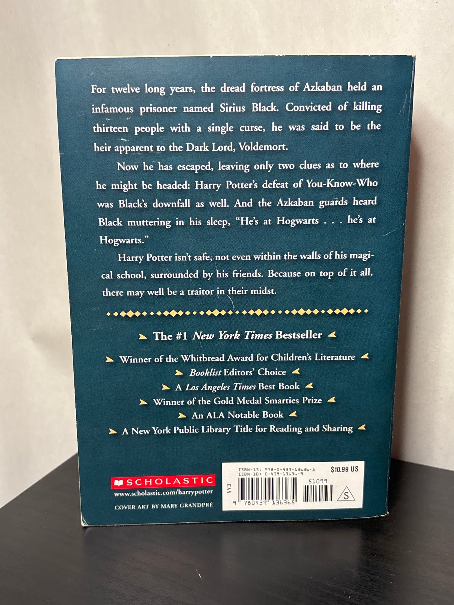 Harry Potter and the Prisoner of Azkaban by J.K. Rowling (Harry Potter #3)