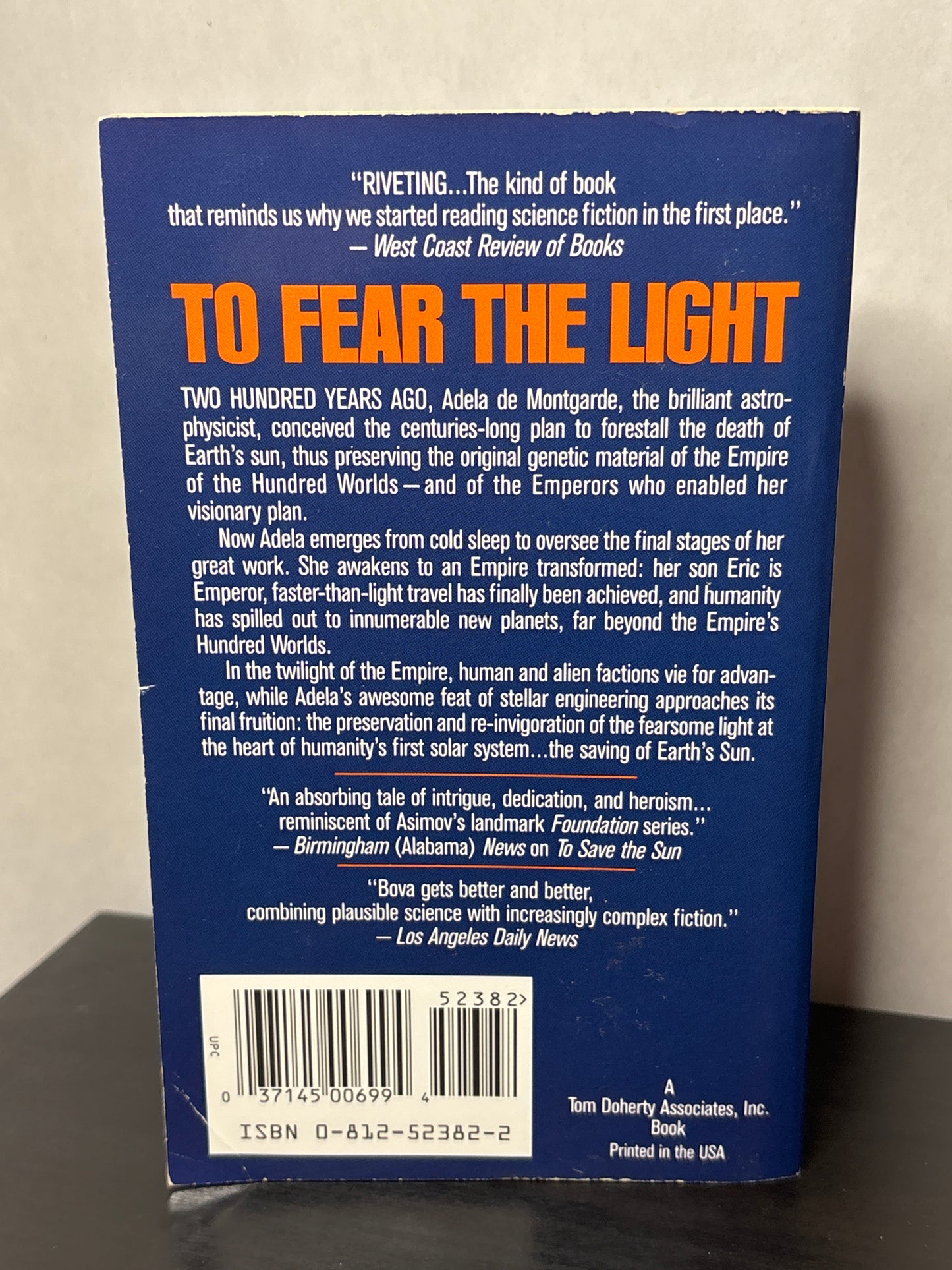 To Fear the Light by Ben Bon and A.J. Austin (To Save the Sun #2) |  Classic Sci-Fi